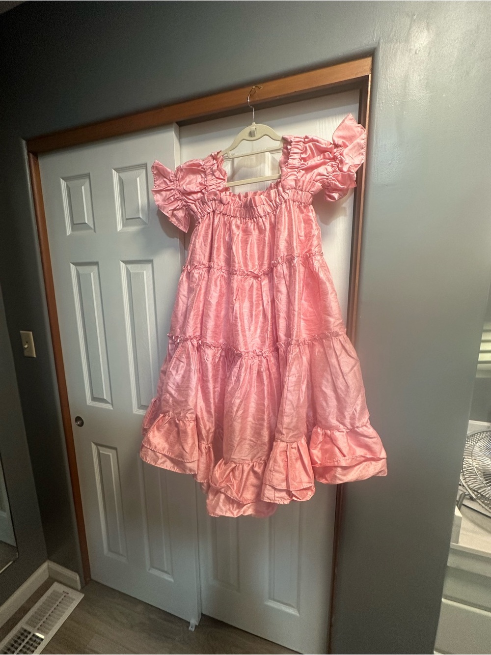 Pink Tiered Puff-Sleeve Formal Dress